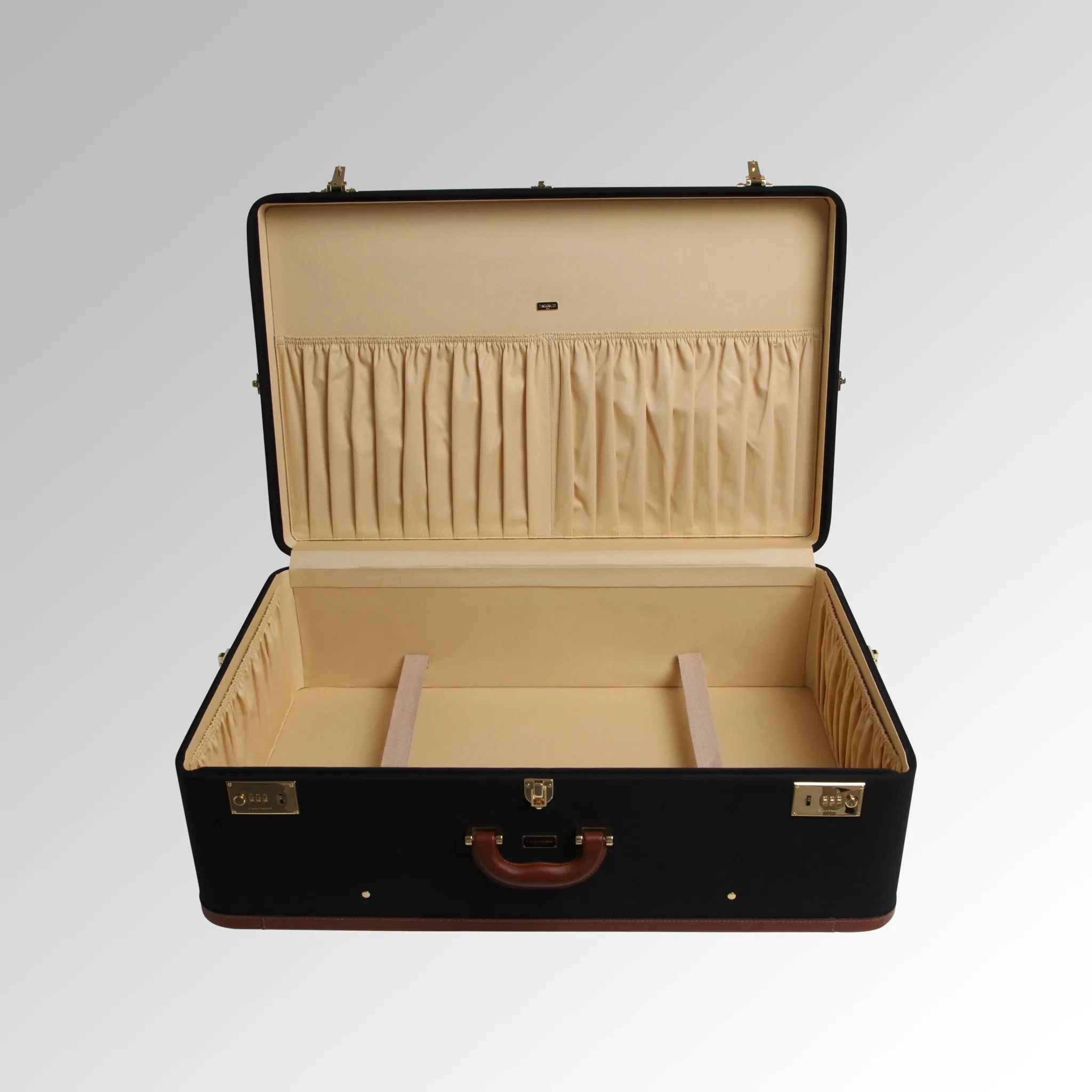 32" HARDSIDED PACKING CASE